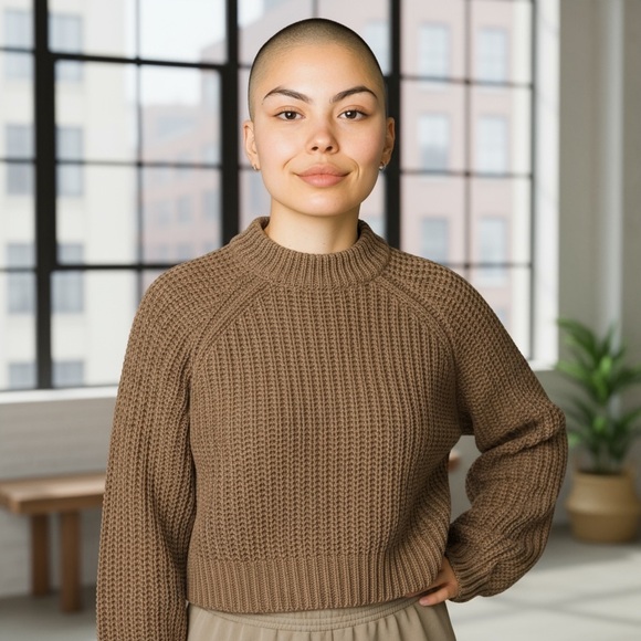 H&M Oversized Cropped Cable Knit Sweater M - Picture 3 of 10